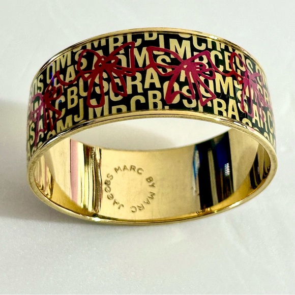 MARC JACOBS Monogrammed Bangle Bracelet (Small Hands). Excellent. - Picture 2 of 7